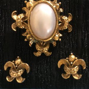 Brooche fleur de le design pin and earring set